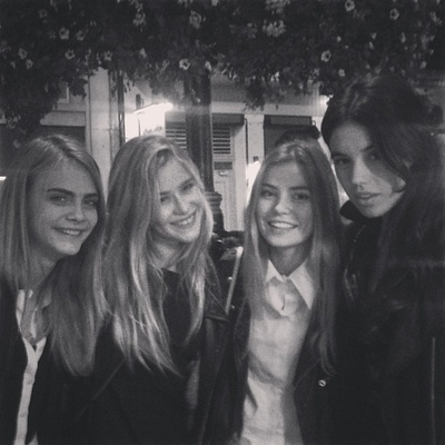 维密模特Cara Delevingne的的INS图片-(2013-09-24 06:04:18)Ladies night @jazzydelisser @galagordon @georgiewright1 and the feelings right x