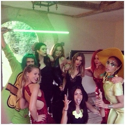 维密模特Cara Delevingne的的INS图片-(2014-06-17 02:43:00)THANK YOU @georgiewright1 @lucywright123 for an incredible  night #dressedtokill #happybirithday #separationanxiety @galagordon @clarapaget @jazzydelisser @clarapaget ❤