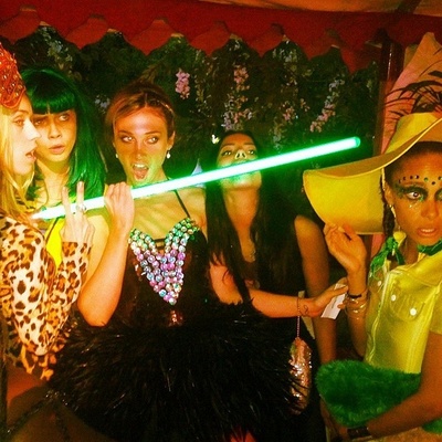 维密模特Cara Delevingne的的INS图片-(2014-06-17 04:11:37)#regram @georgiewlegit may the force be with you @marycharteris @lucywright123 @anouk_amee @adwoa_woodge