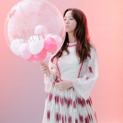 black pink成员JISOO的的INS图片-(2020-01-07 16:17:34)Jisoo X Diorbeauty 