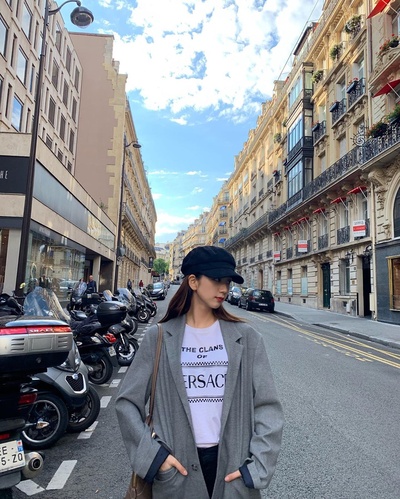 black pink成员JISOO的的INS图片-(2019-05-26 23:18:53)jisoo in paris 