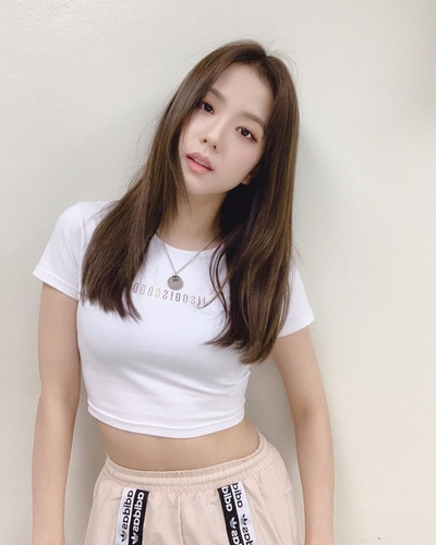 black pink成员JISOO的的INS图片-(2019-07-13 01:51:45)#jisooisgood 