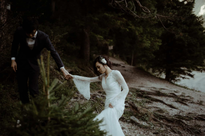其他.哈苏大师获奖作品集.2021.婚礼.Mati Machner.个人项目.Boho_Vintage_Wedding_Kottingbrunn,_Austria的摄影作品-Austrian-Best-Elopement-and-Wedding-Photographer-Green-Lake-Styria