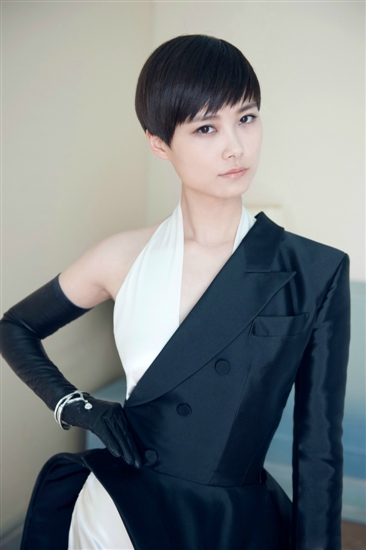 李宇春的写真-李宇春出席某颁奖礼时