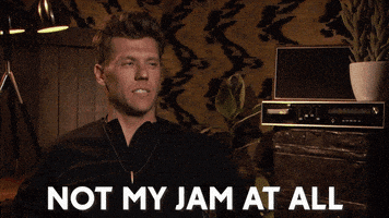 每日GIF(2020-05-10)的gif-Listen To Your Heart No GIF by The Bachelor