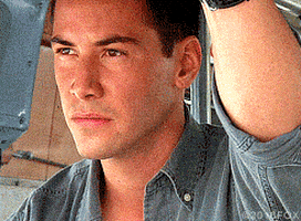 每日GIF(2020-09-03)的gif-Watching Keanu Reeves GIF by 20th Century Fox Home Entertainment
