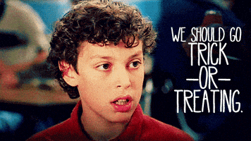 每日GIF(2020-10-31)的gif-Trick Or Treat Reaction GIF