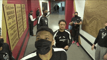 每日GIF(2021-01-30)的gif-Regular Season Thumbs Up GIF by NBA