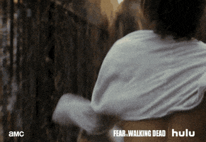 每日GIF(2021-06-02)的gif-running away fear the walking dead GIF by HULU
