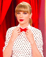 每日GIF(2021-08-29)的gif-Taylor Swift Smile GIF