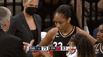 每日GIF(2021-09-22)的gif-Say What Womens Basketball GIF by WNBA