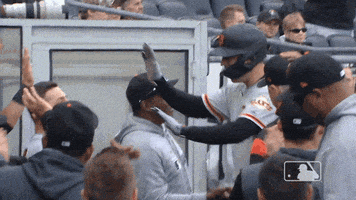 每日GIF(2021-11-04)的gif-Regular Season Sport GIF by MLB