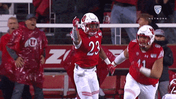 每日GIF(2022-01-02)的gif-Celebrate College Football GIF by Pac12Network
